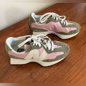 New Balance 327 Khaki with pink Size 6.5 
LIKE NEW